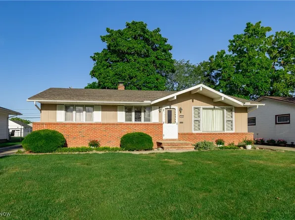 1262 Golden Gate Blvd, Mayfield Heights, OH 44124