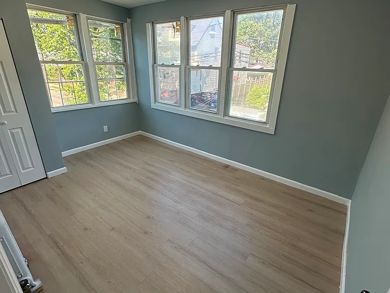 100 Smith St #2F — Photo 1