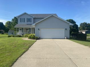 28881 Surrey Dr, Sterling, IL 61081