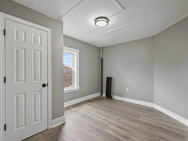 5-6 Monteleone Pl — Photo 12