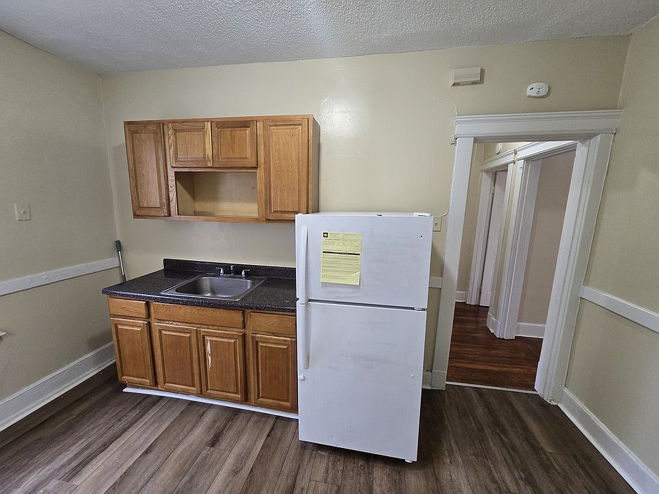 1st image of 5 Diamond St #8