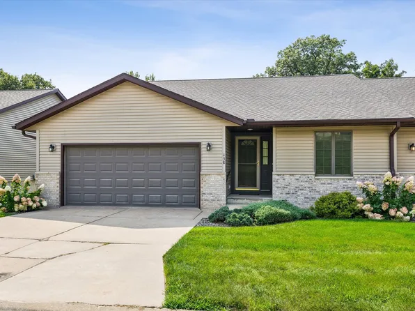 438 Apple Valley Ln #438, Clinton, IA 52732