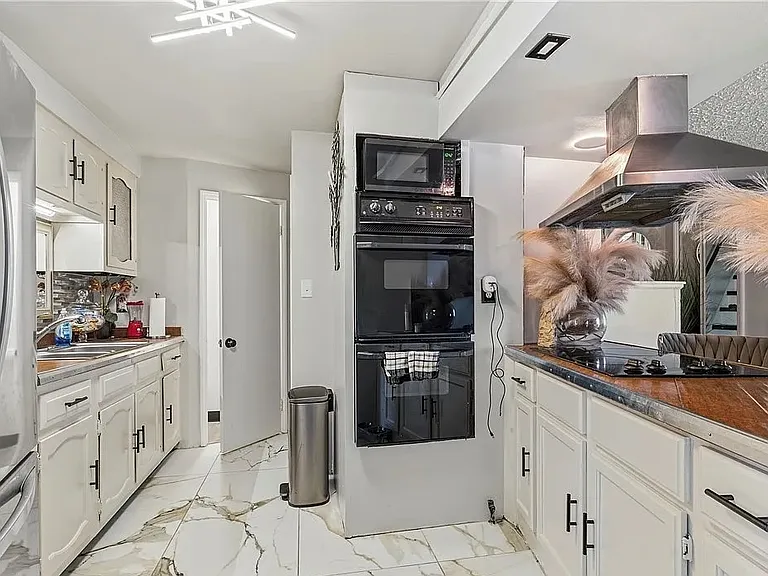 19406 Wickfield Ave — Photo 4