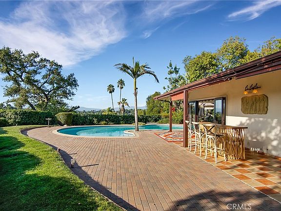 2nd image of 3701 Royal Meadow Rd