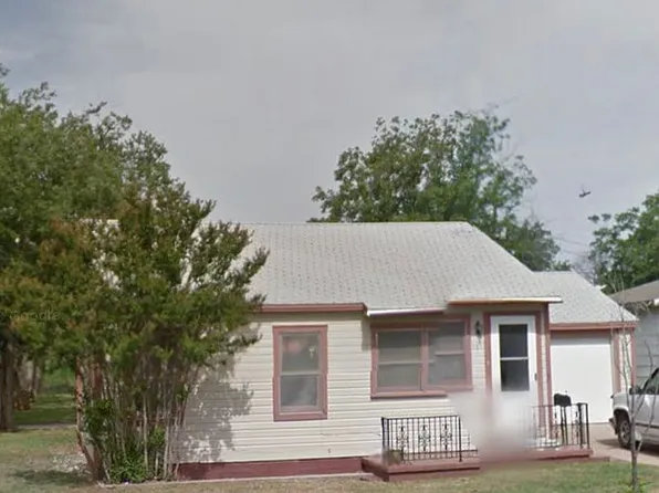 813 N 13th St, Frederick, OK 73542