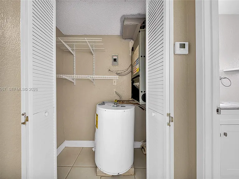 9751 Wayne Ave #6 — Photo 9