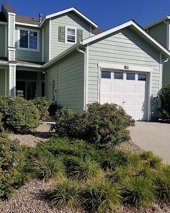 811 Red Thistle View