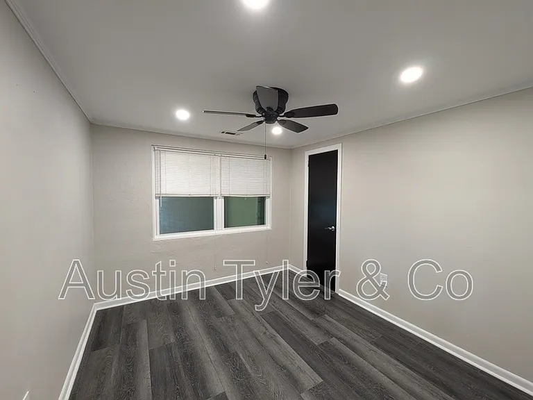 2984B Smith St — Photo 8