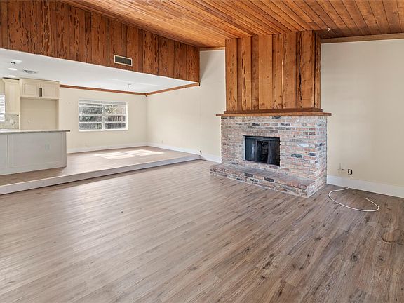 2nd image of 1906 SW 82nd Terrace