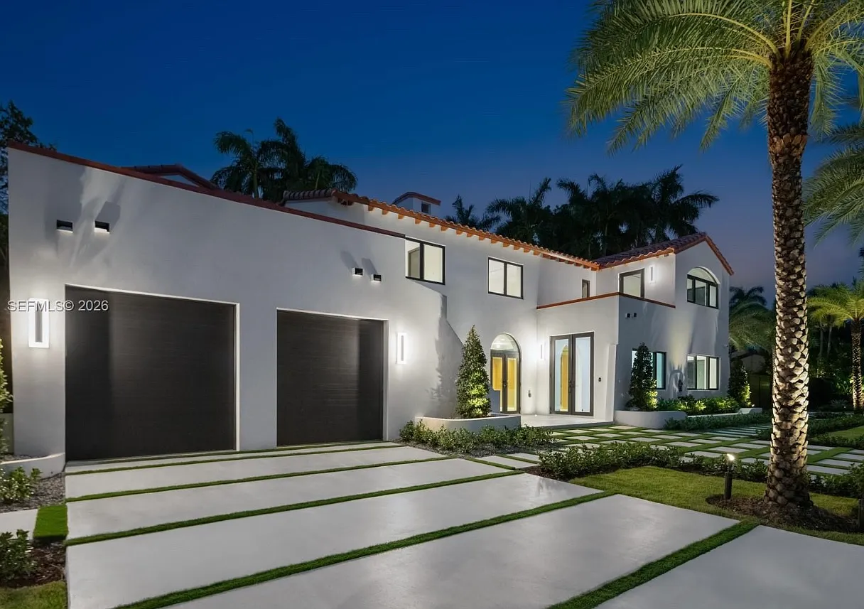 5 bed, 5.5 bath, 4646 sqft, $45,000 — Photo 3