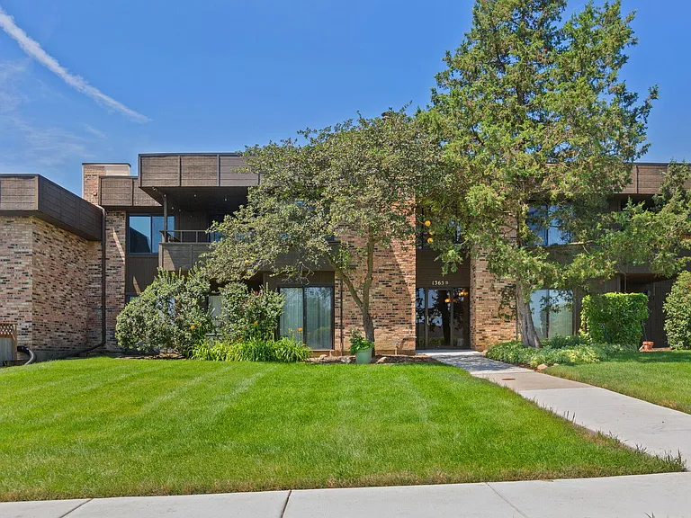 1365 N Sterling Ave #208B — Photo 1