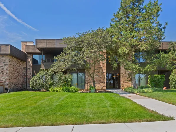 1365 N Sterling Ave #208B, Palatine, IL 60067