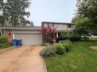 1700 Sherwood Dr SE, Grand Rapids, MI 49506