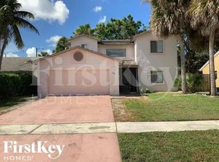 5784 Strawberry Lakes Cir, Lake Worth, FL 33463