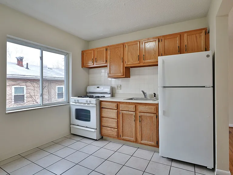 460 E Norwich Ave — Photo 10