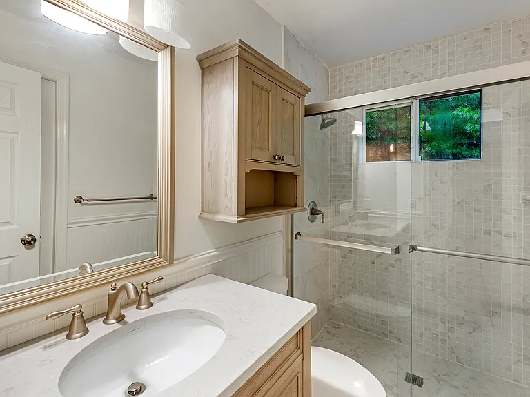 44 Montauk Ave — Photo 9