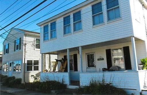 1st image of 131 Railroad Ave