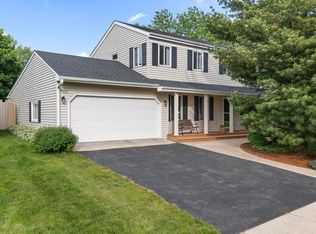 1167 Driftwood Ln, Bartlett, IL 60103