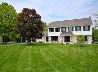 1S130 Cantigny Dr, Winfield, IL 60190