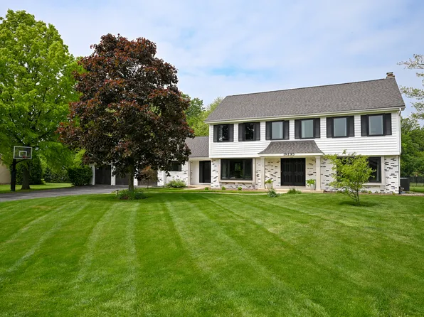 1S130 Cantigny Dr, Winfield, IL 60190