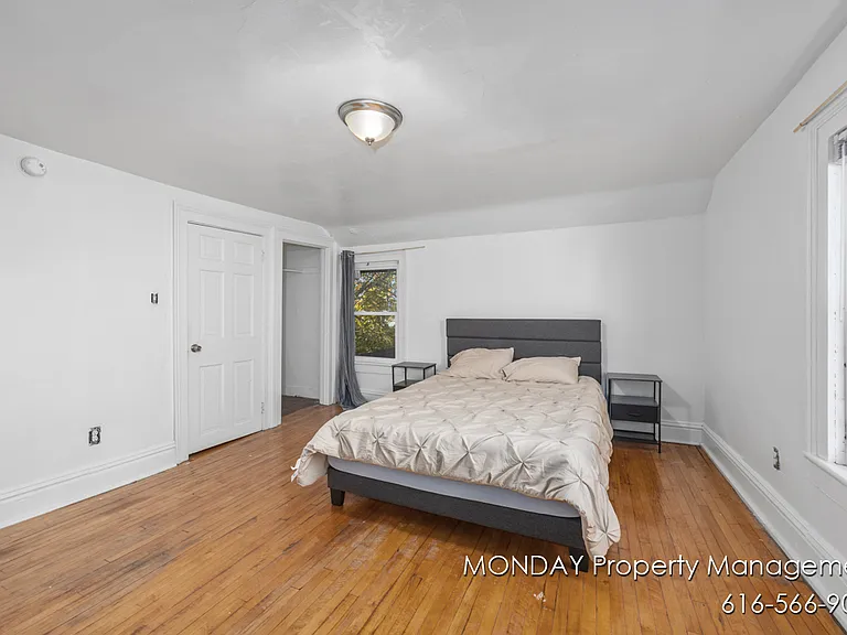 263 W Muskegon Ave #1 — Photo 5