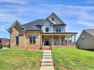 4036 Meadowview Hills Dr, Charlotte, NC 28269