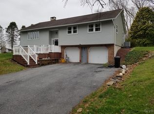 1338 Oakhurst Dr, Slatington, PA 18080