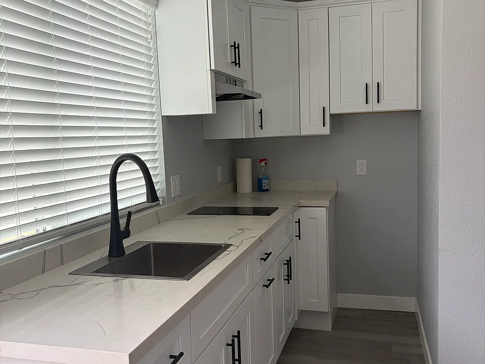 15014 Ragus St