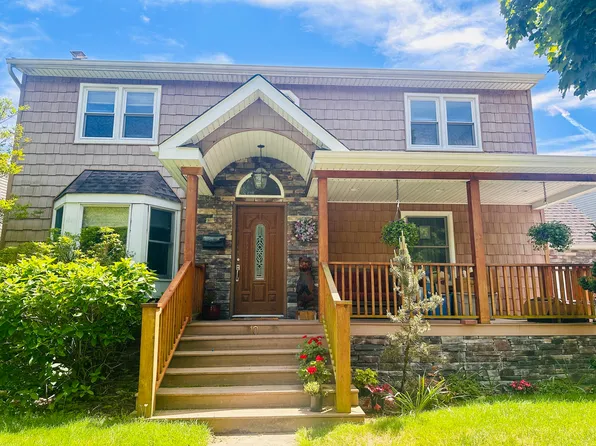 10 Sherman Rd, Farmingdale, NY 11735