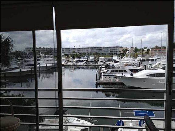 5th image of 29 Yacht Club Dr APT 301