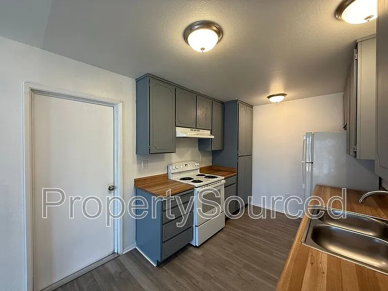 1944 Hickock Ct — Photo 13