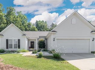 12544 Cardinal Woods Dr, Pineville, NC 28269