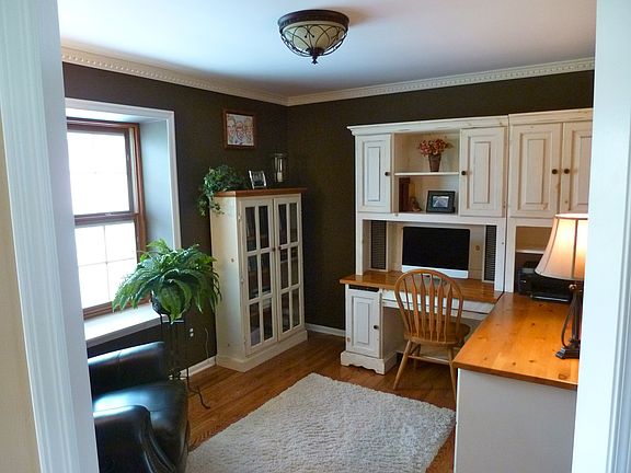 2nd image of 272 River Oaks Dr