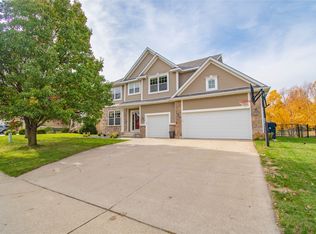 2826 147th St, Urbandale, IA 50323