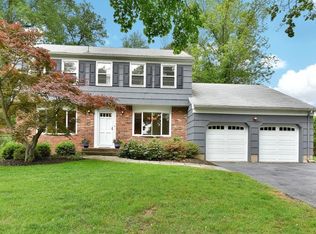 4 Jagged Rock Rd, Parsippany, NJ 07054