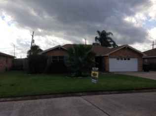 2231 Little John Ln, Groves, TX 77619