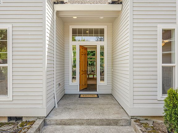 3rd image of 3900 Kenthorpe Way
