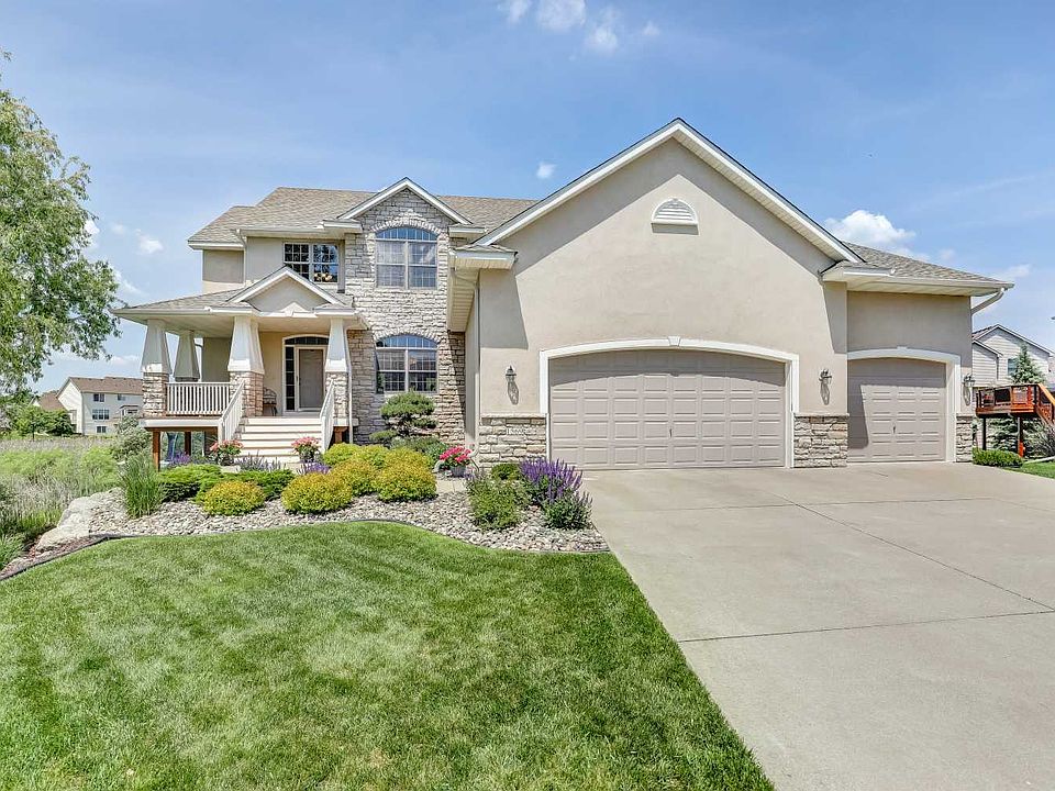 1st image of 1569 Goldenrod Cir