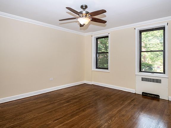 5th image of 412 Larchmont Acre