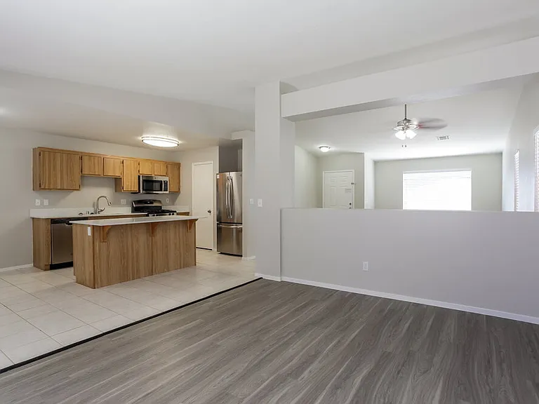 3020 Honeysuckle Ave — Photo 5