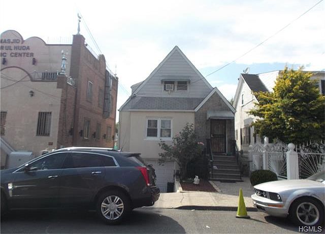 1st image of 3037 Young Ave