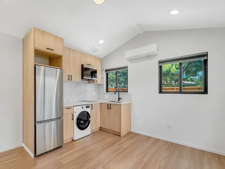 20255 Glasgow Dr — Photo 4