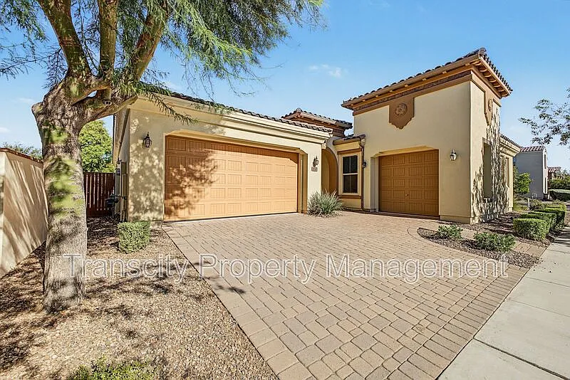3 bed, 3.0 bath, 2772 sqft, $3,300 — Photo 1