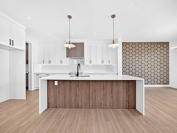 3rd image of 65 SE Lakes Estates Cir