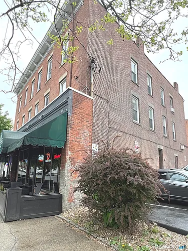 860 State St Photo 1