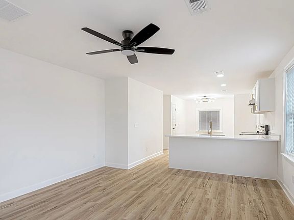 3rd image of 4093 Twilight Ave