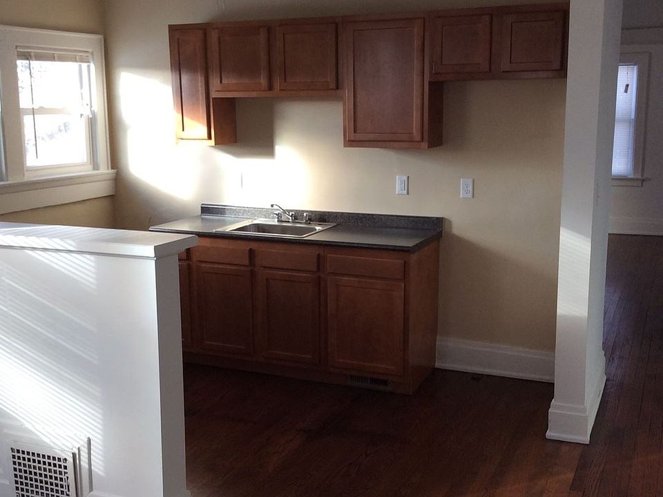 2nd image of 212 Rockdale Ave APT 2