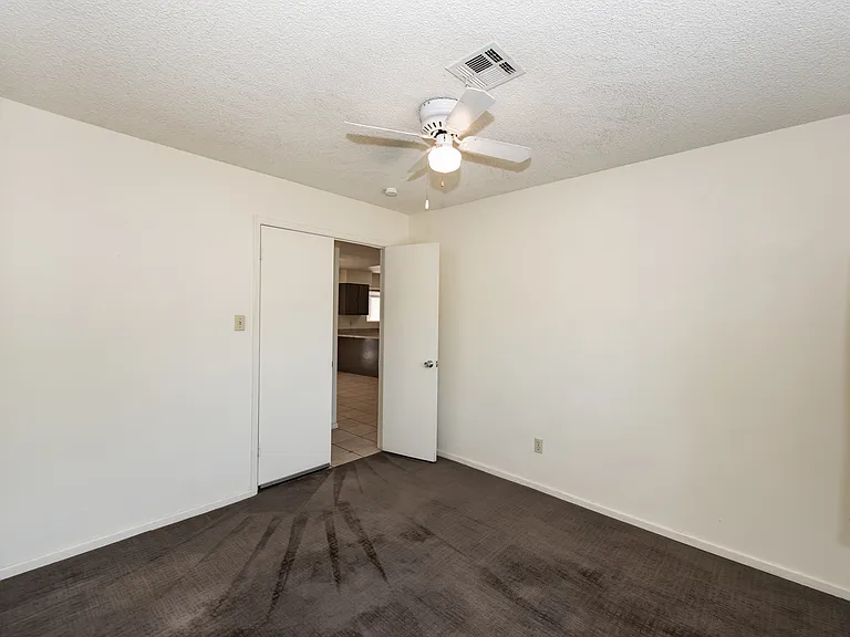 4598 W 18th Ln — Photo 6
