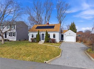 85 Gillan Ave, Warwick, RI 02886