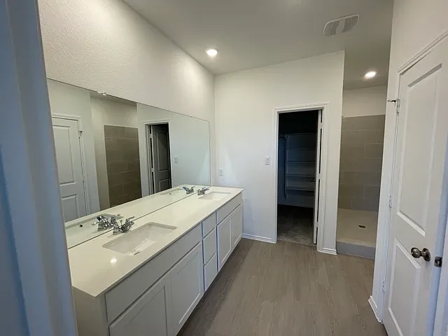 107 Bertram Oaks Dr — Photo 8